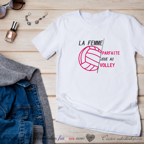 Tee-shirt sport - LA FEMME PARFAITE JOUE AU VOLLEY