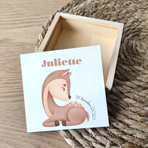 Boîte en bois date & prénom enfant - ANIMAL BICHE Juliette