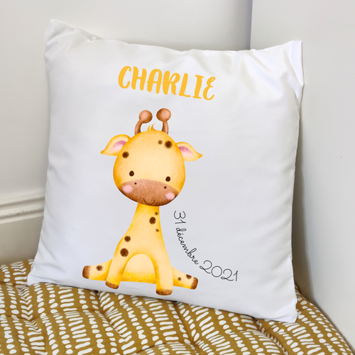 Coussin date & prénom enfant - ANIMAL GIRAFE Charlie