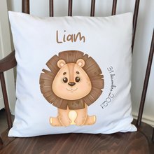 Charger l&#39;image dans la galerie, Coussin date &amp; prénom enfant - ANIMAL LION Liam